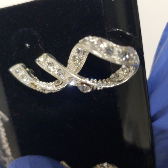 Silver tone Infinity Twisted Design Sparking Crystal Earrings - Women's Jewelry - Picture 8 of 10